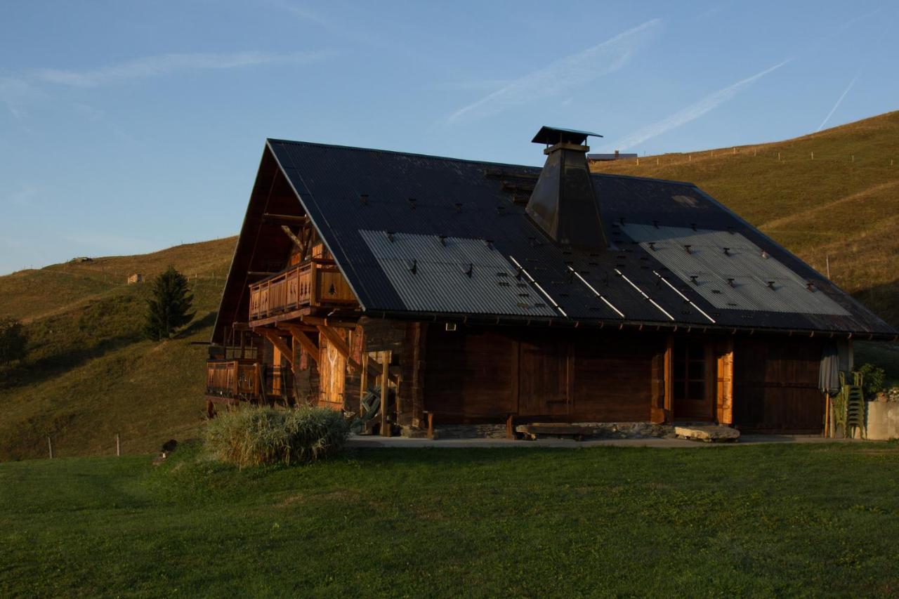 Reine Des Aravis - Chalet Isole Flumet Exterior foto