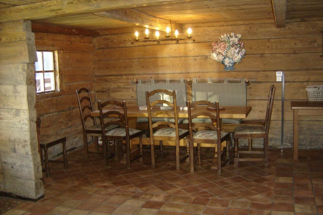 Reine Des Aravis - Chalet Isole Flumet Exterior foto