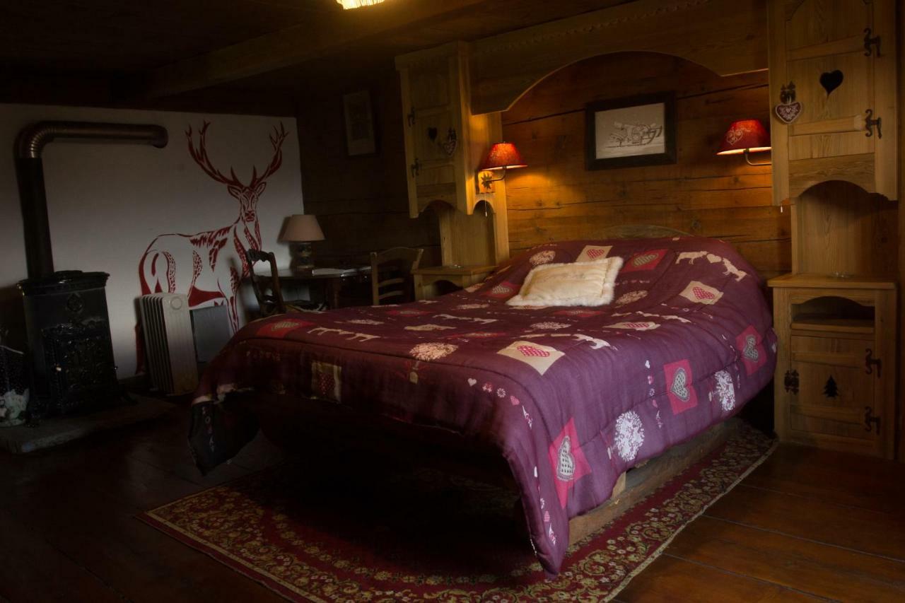 Reine Des Aravis - Chalet Isole Flumet Exterior foto