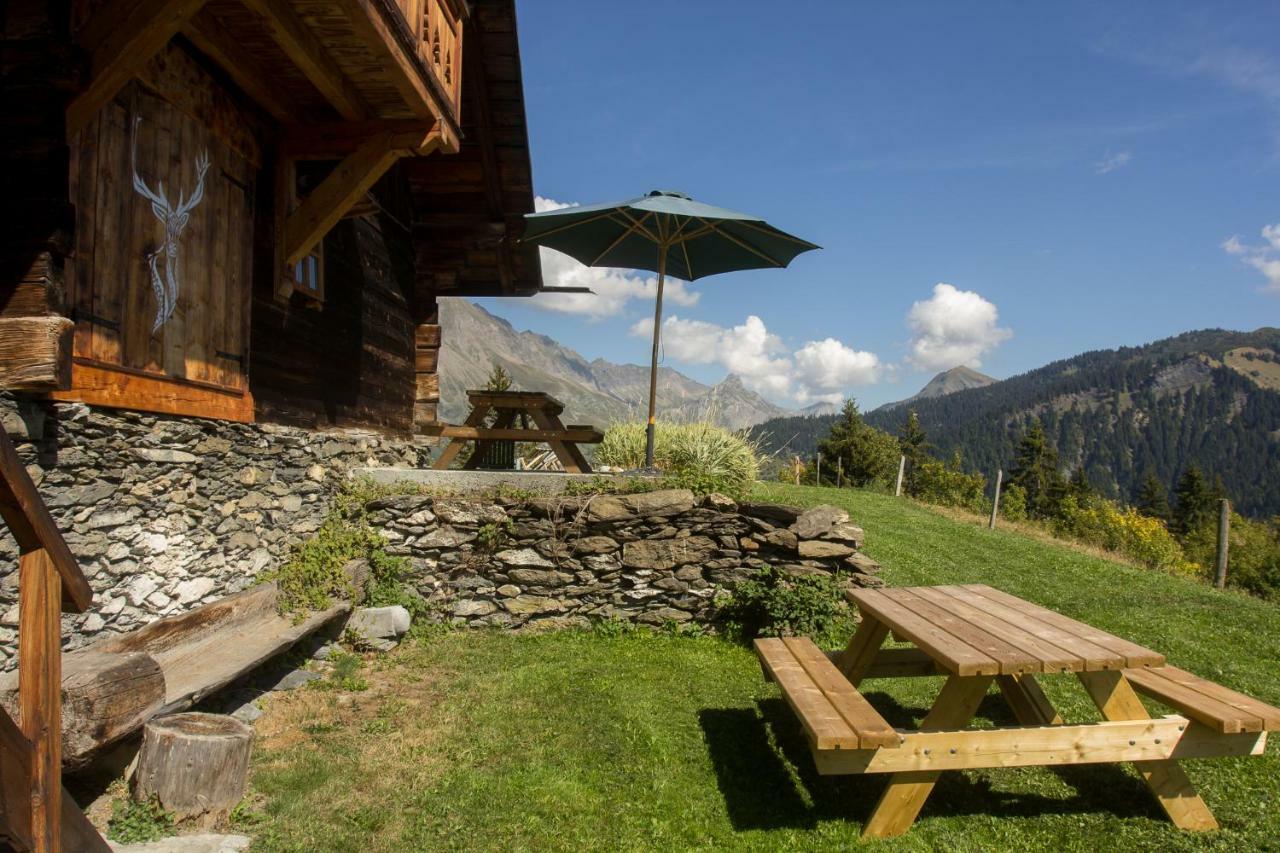 Reine Des Aravis - Chalet Isole Flumet Exterior foto